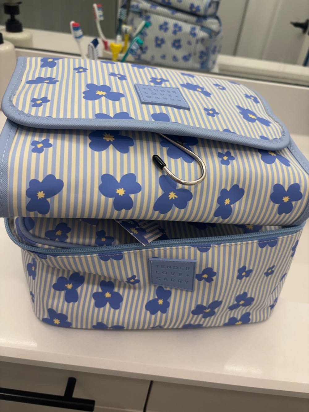 2pc Tender Love & carry cosmetic bag set